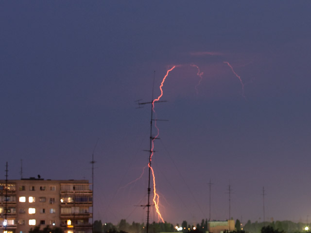 Blitz | Canon 40D / 7sec / F4 / ISO 400 / tripod and remote