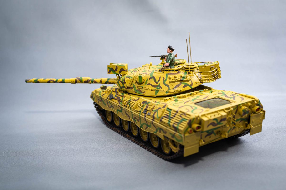 Full video building Leopard 1 MBT model